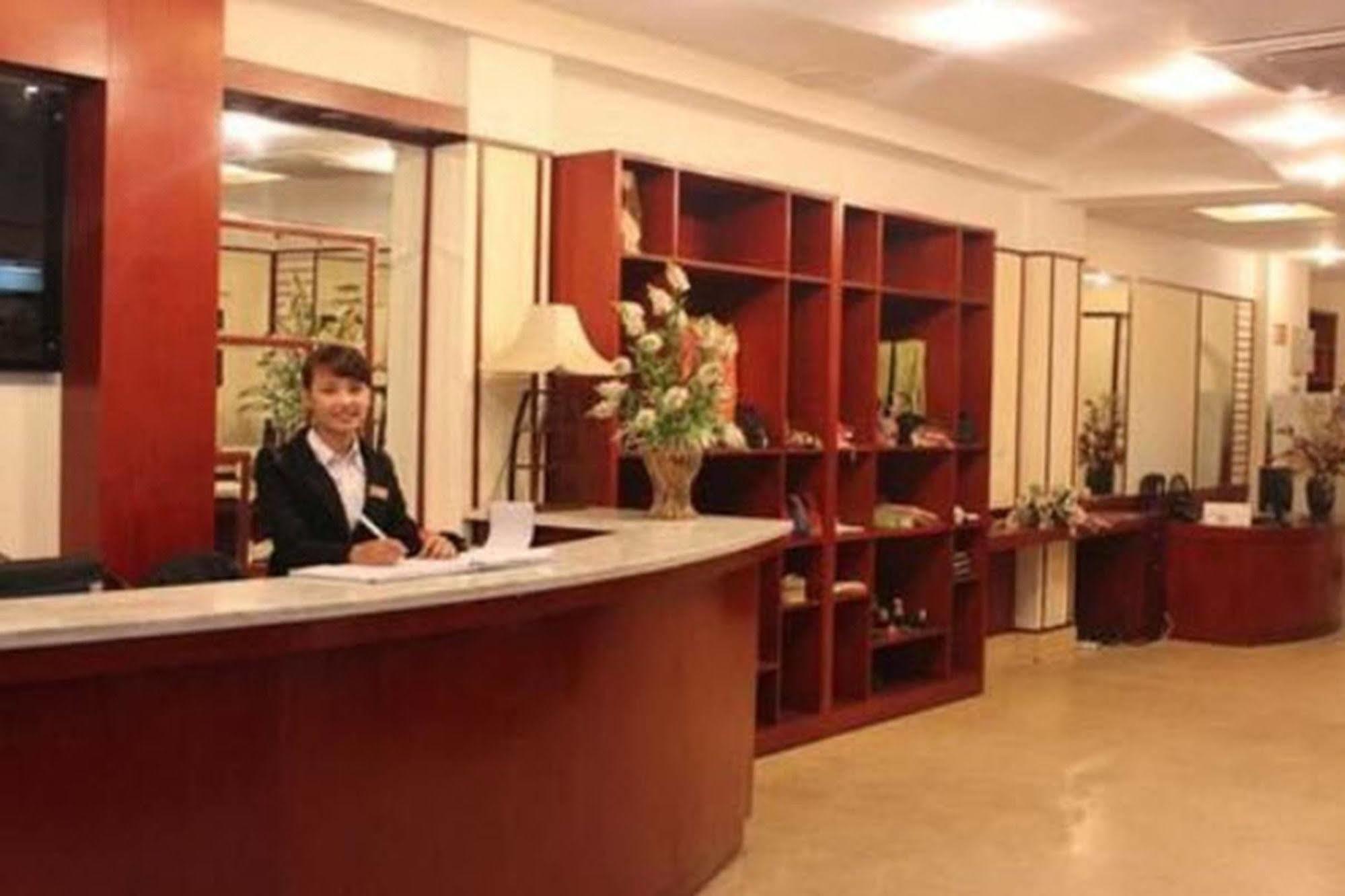 A25 Hotel - 46 Chau Long Hanoi Luaran gambar